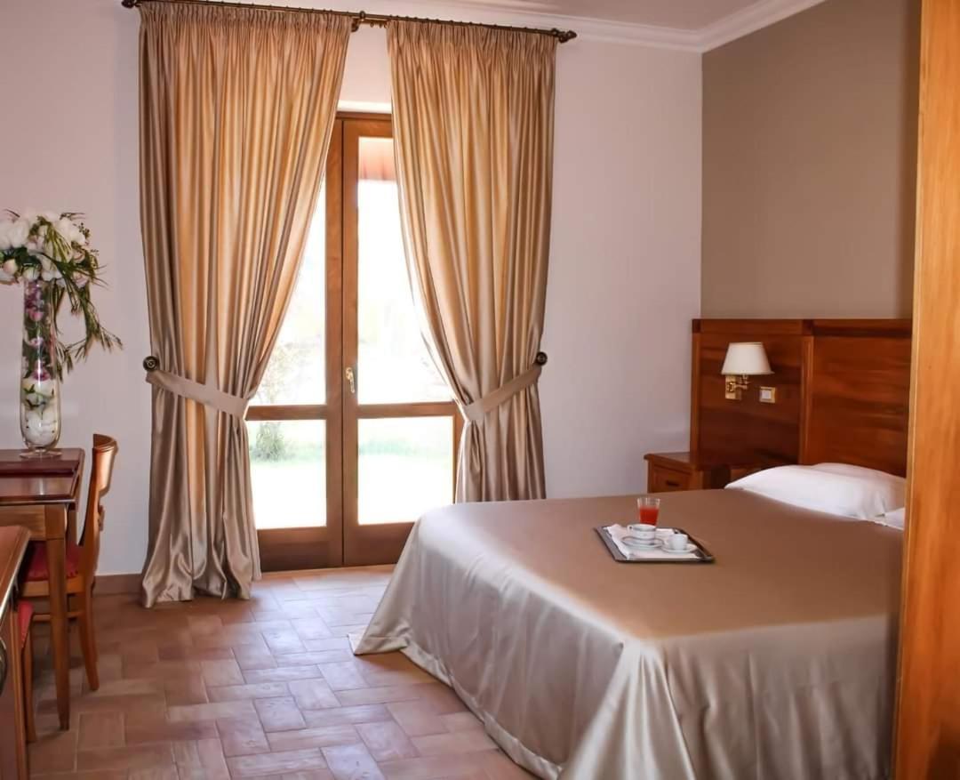 Grand Hotel Vigna Nocelli Lucera Bagian luar foto