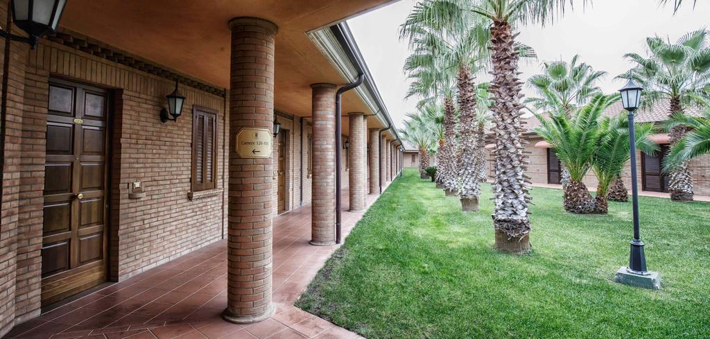 Grand Hotel Vigna Nocelli Lucera Bagian luar foto